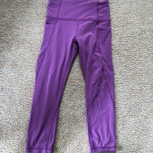 Athleta Salutation Stash Capri Size XS
